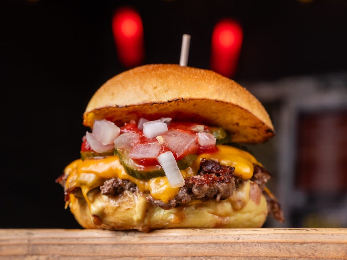 Cheesy Freddy – Burger mit doppelt Cheddar